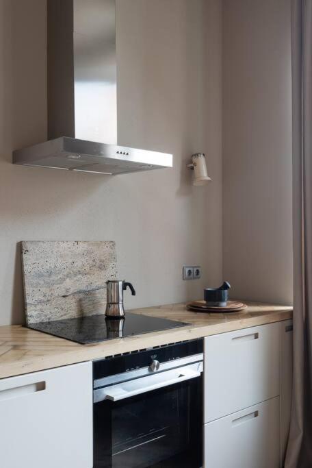 Authentic 1 Bd Old Town Apartment By Hostlovers Kaunas Exterior photo